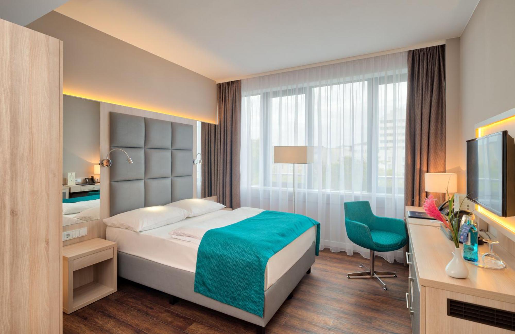 Standard Double or Twin Room,942280450:JPEG